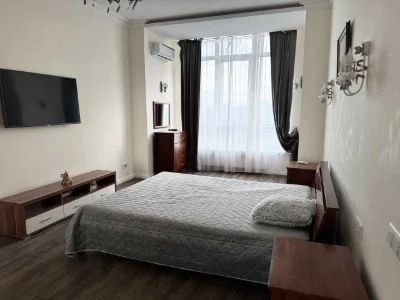 Продам 1-комн. квартиру 58 м2 на Французском бульваре / СК С