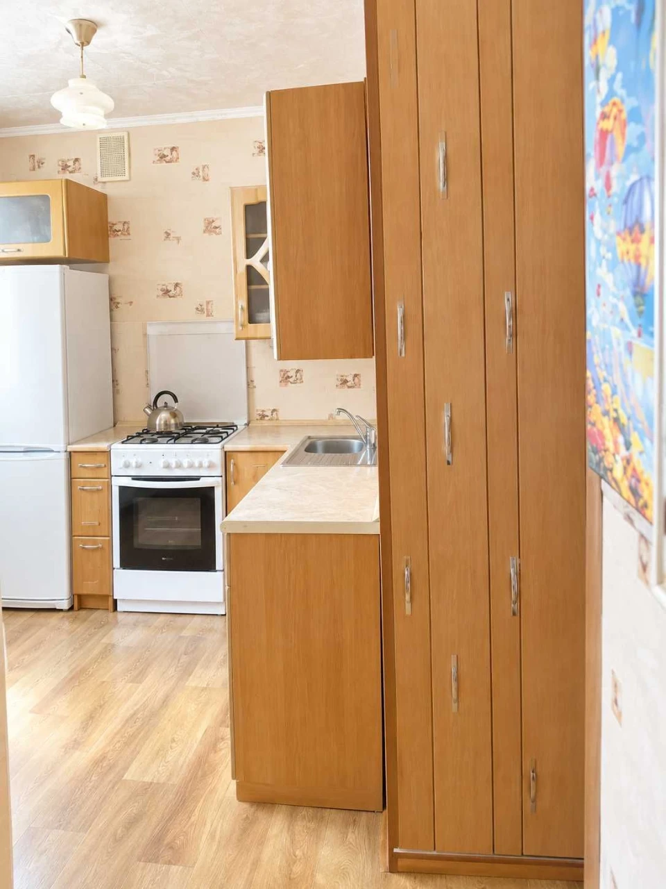 Продам квартиру 2 кімнатну в затишному дворі поруч з ринком