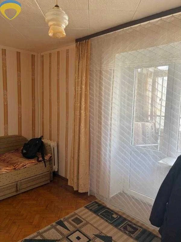 Продам квартиру 2 кімнатну в затишному дворі поруч з ринком