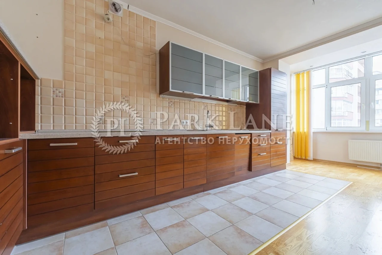 Apartment for sale on Zdanovska Yuliya (Lomonosova) St. 60a in Kyiv