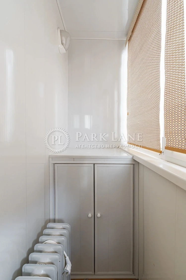 Apartment for sale on Zdanovska Yuliya (Lomonosova) St. 60a in Kyiv