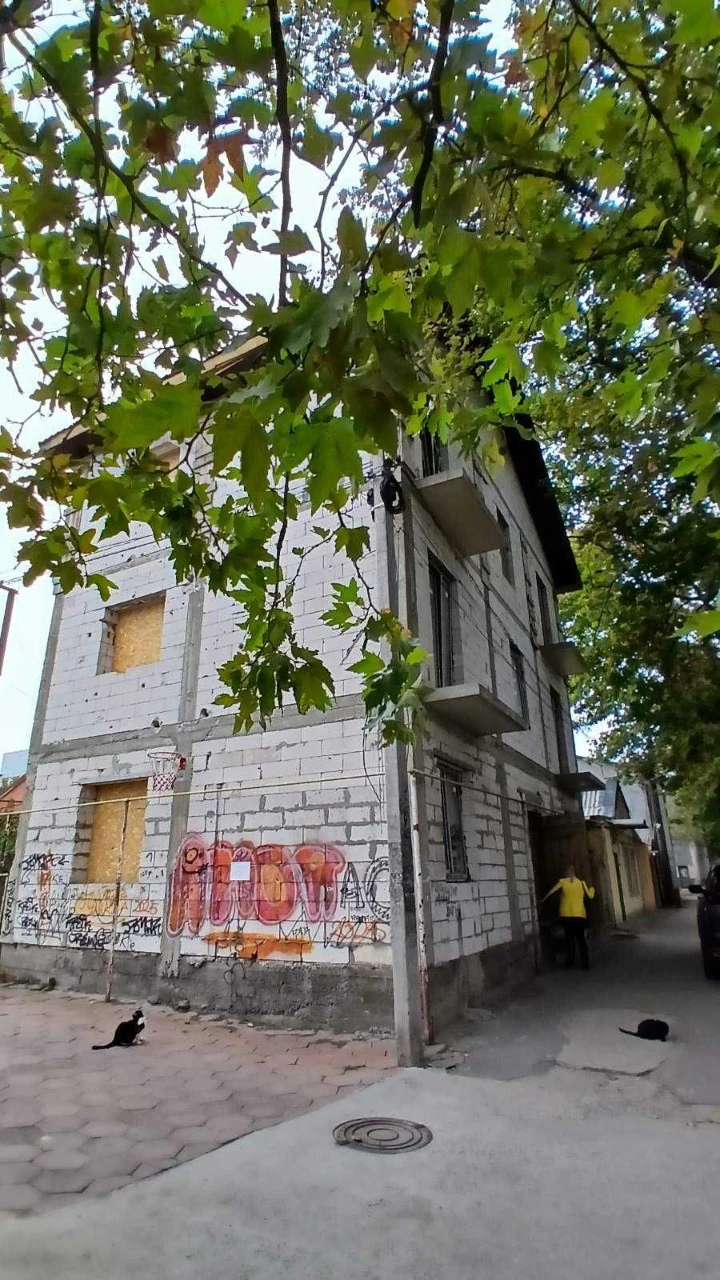 Продам будинок 3 поверховий вул.Стовпова