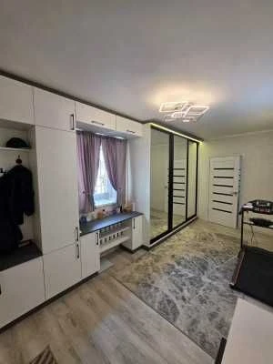 Продам красивый дом с ухоженным участком на Китобойной, Киев