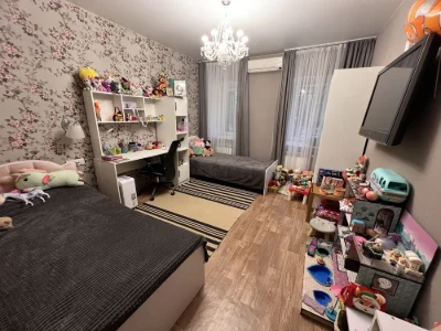 Частина домоволодіння (квартира на землі)в межах міста