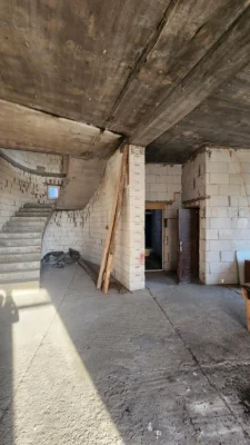 Продажа коробки в Совиньоне, 10 сот, подвал, 440м²