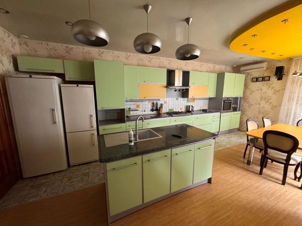 Продам на Холодній Горі двохповерховий цегляний будинок 206м