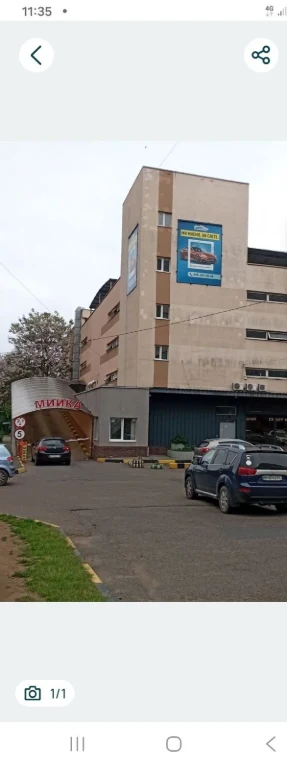 Паркинговое место в паркинге