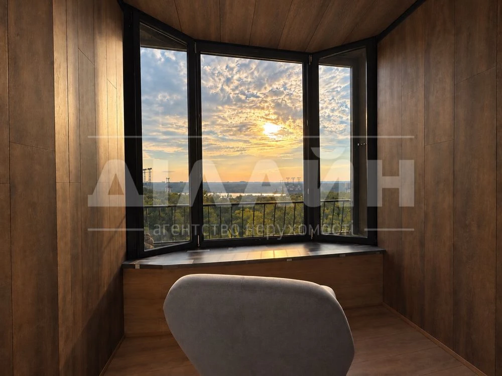 Ексклюзивна 3-кімнатна квартира 84 м² з панорамою на Дніпро,