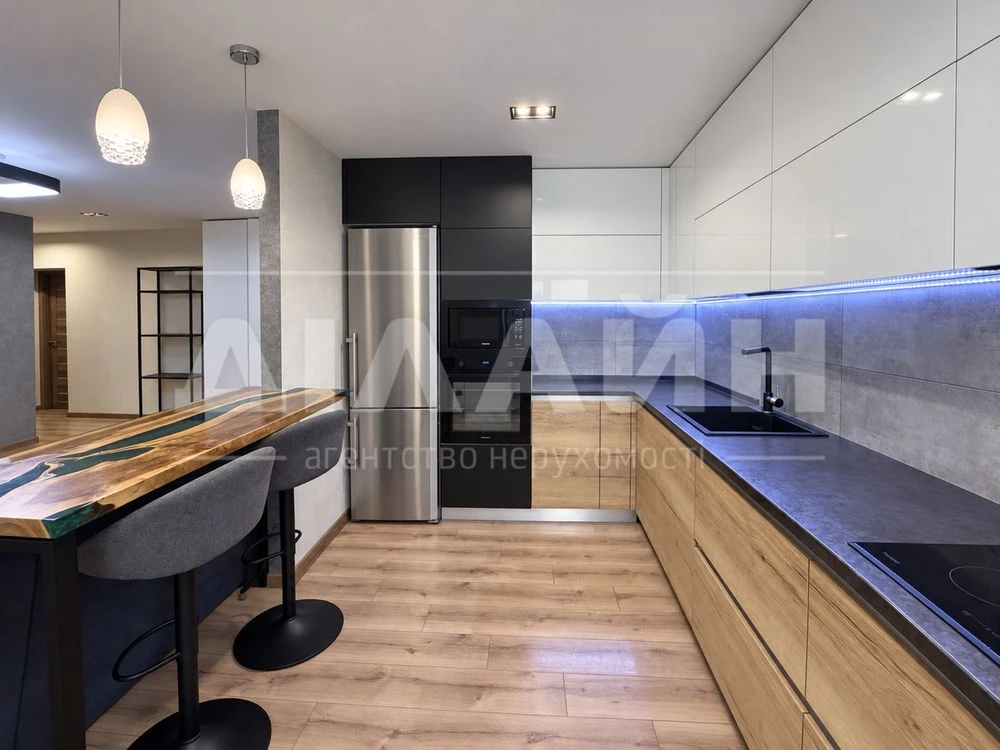 Ексклюзивна 3-кімнатна квартира 84 м² з панорамою на Дніпро,