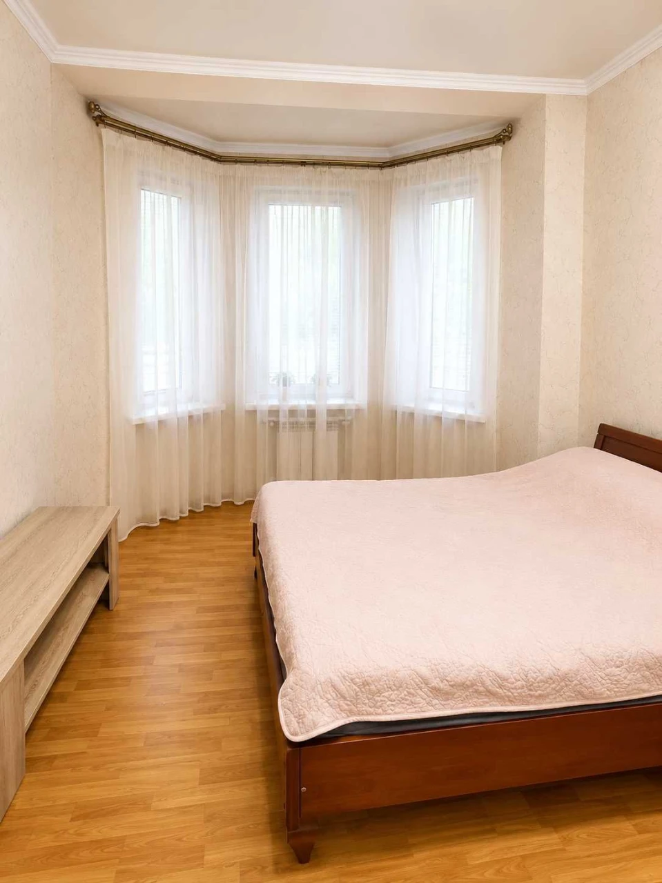 Продаж 2-кімнатної квартири. Центр, район площі Університетс