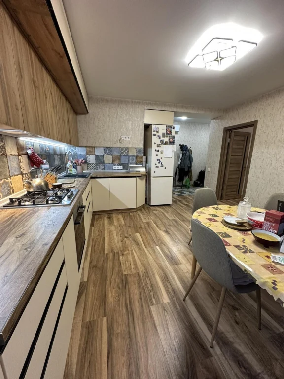 Продам квартиру на Бородинском