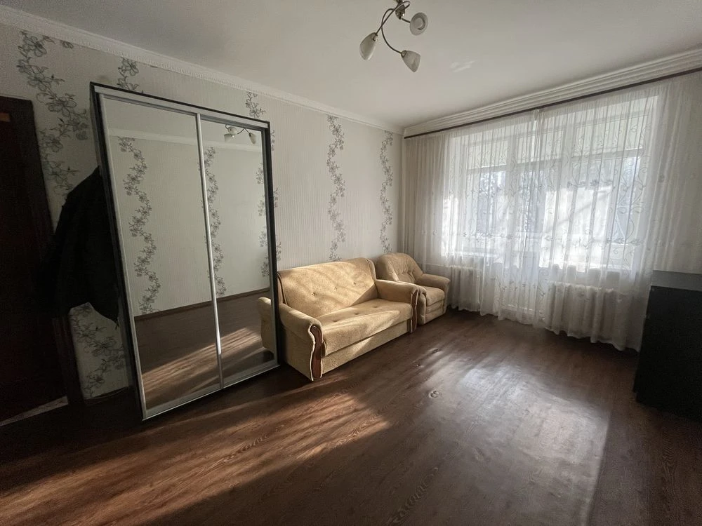 Продам 1 кімнатну квартиру