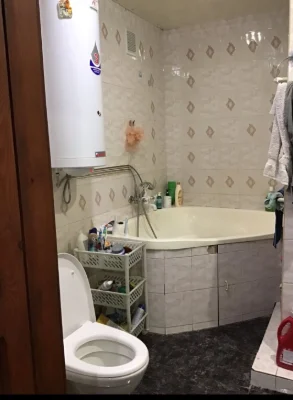 Продам 5-кімнатну квартиру в центрі міста