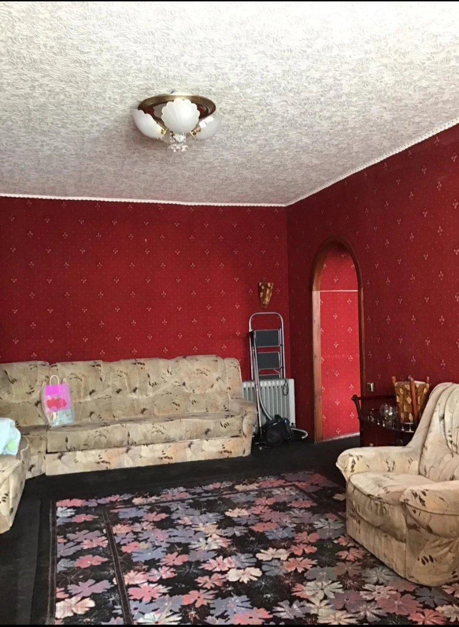 Продам 5-кімнатну квартиру в центрі міста