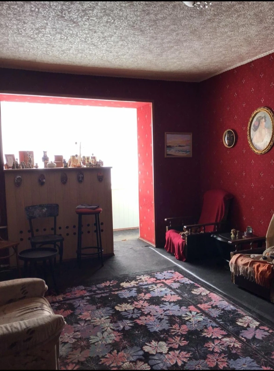 Продам 5-кімнатну квартиру в центрі міста