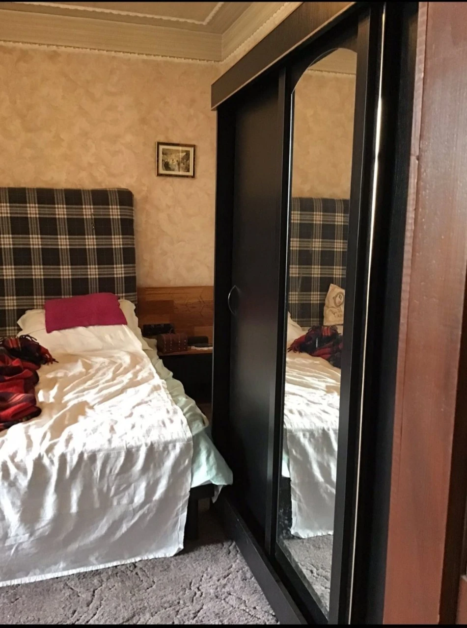 Продам 5-кімнатну квартиру в центрі міста