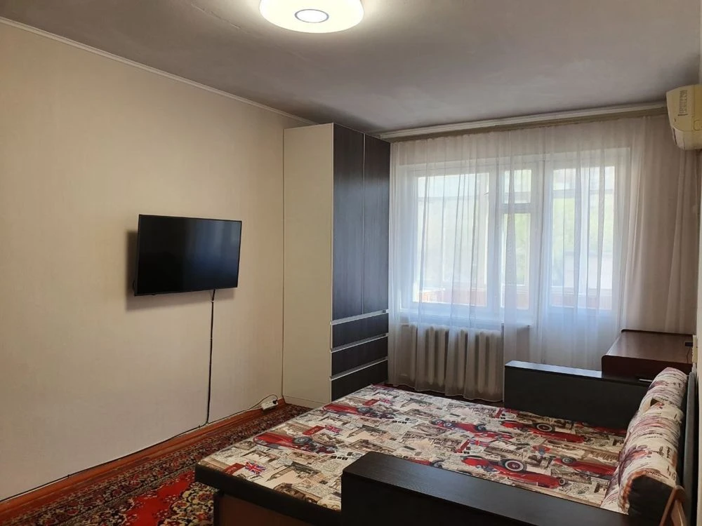 Продам 1-кімнатну квартиру, перший південний мкрн, 2/9