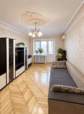 Продаж 2- х кімнатна квартира Центр міста