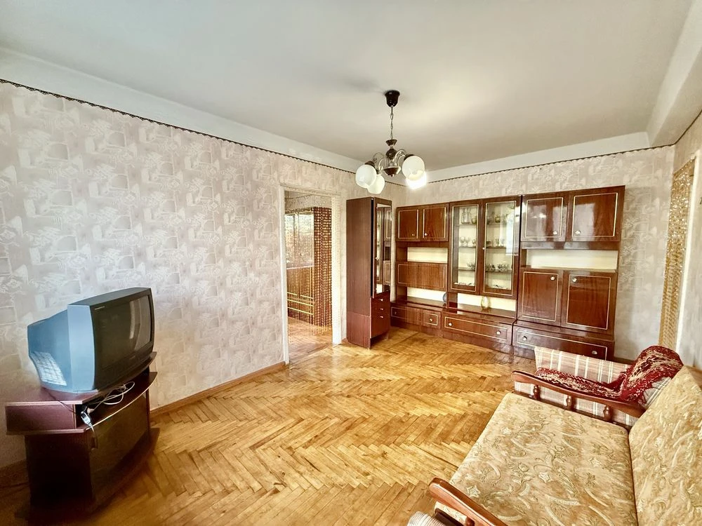 Продаж 2 кімнатної квартири вул. Патріотична