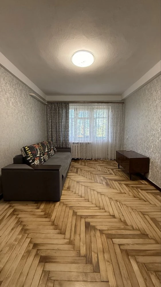 Продам 2-кімн. квартиру вул. Українська (пл. Вернадського)