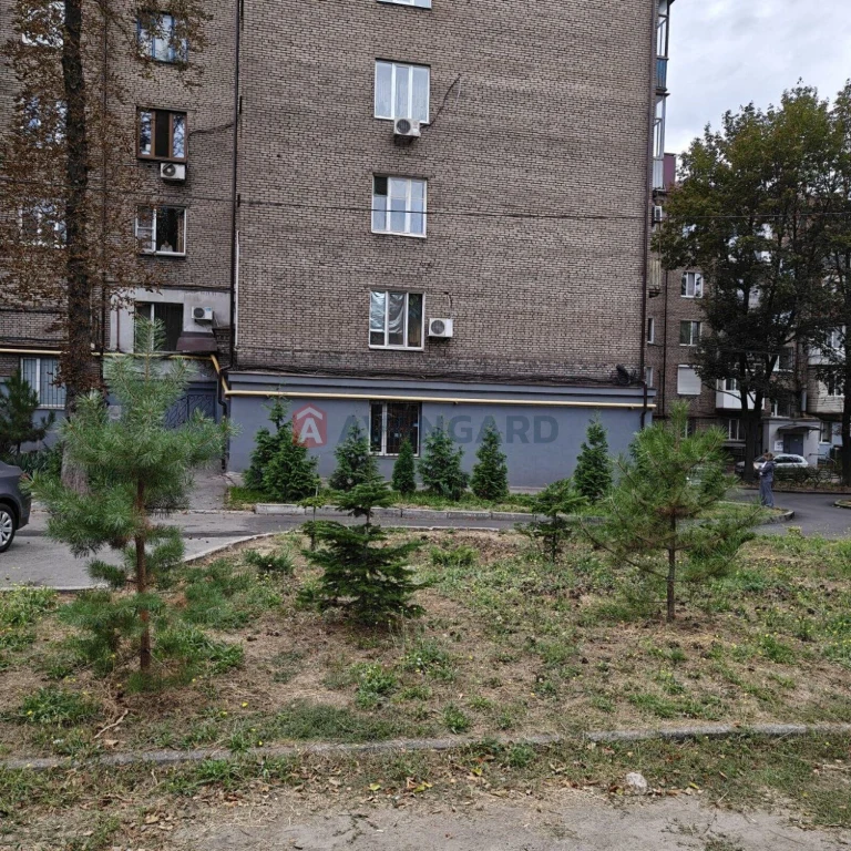 Продаж 2 к кв по пр Соборному 170А, Цоколь.
