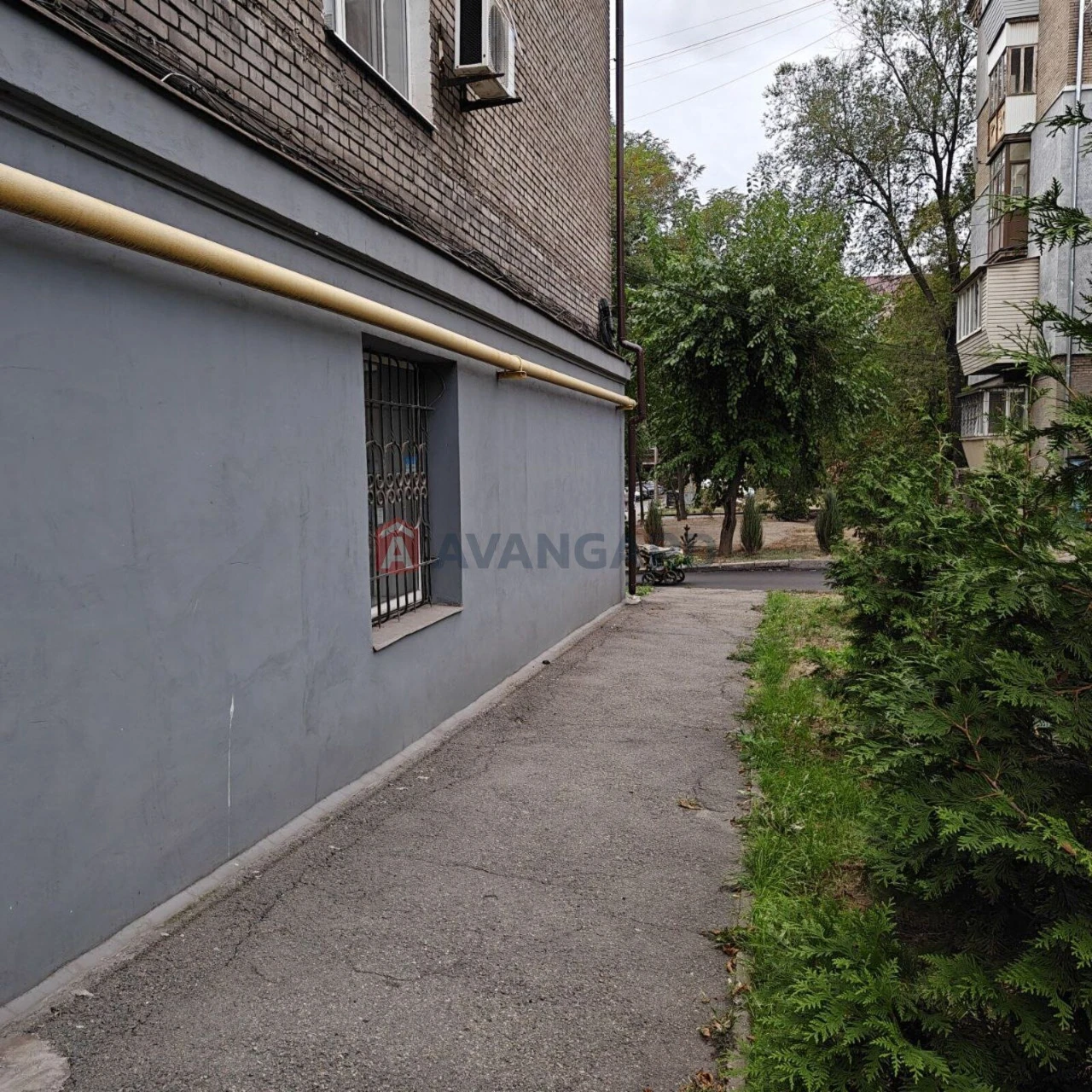 Продаж 2 к кв по пр Соборному 170А, Цоколь.
