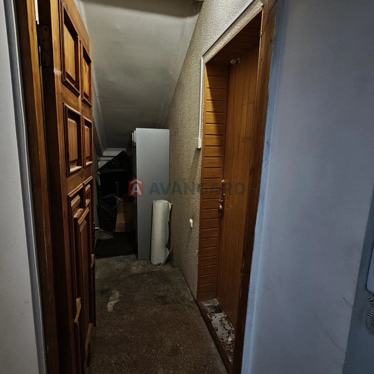 Продаж 2 к кв по пр Соборному 170А, Цоколь.