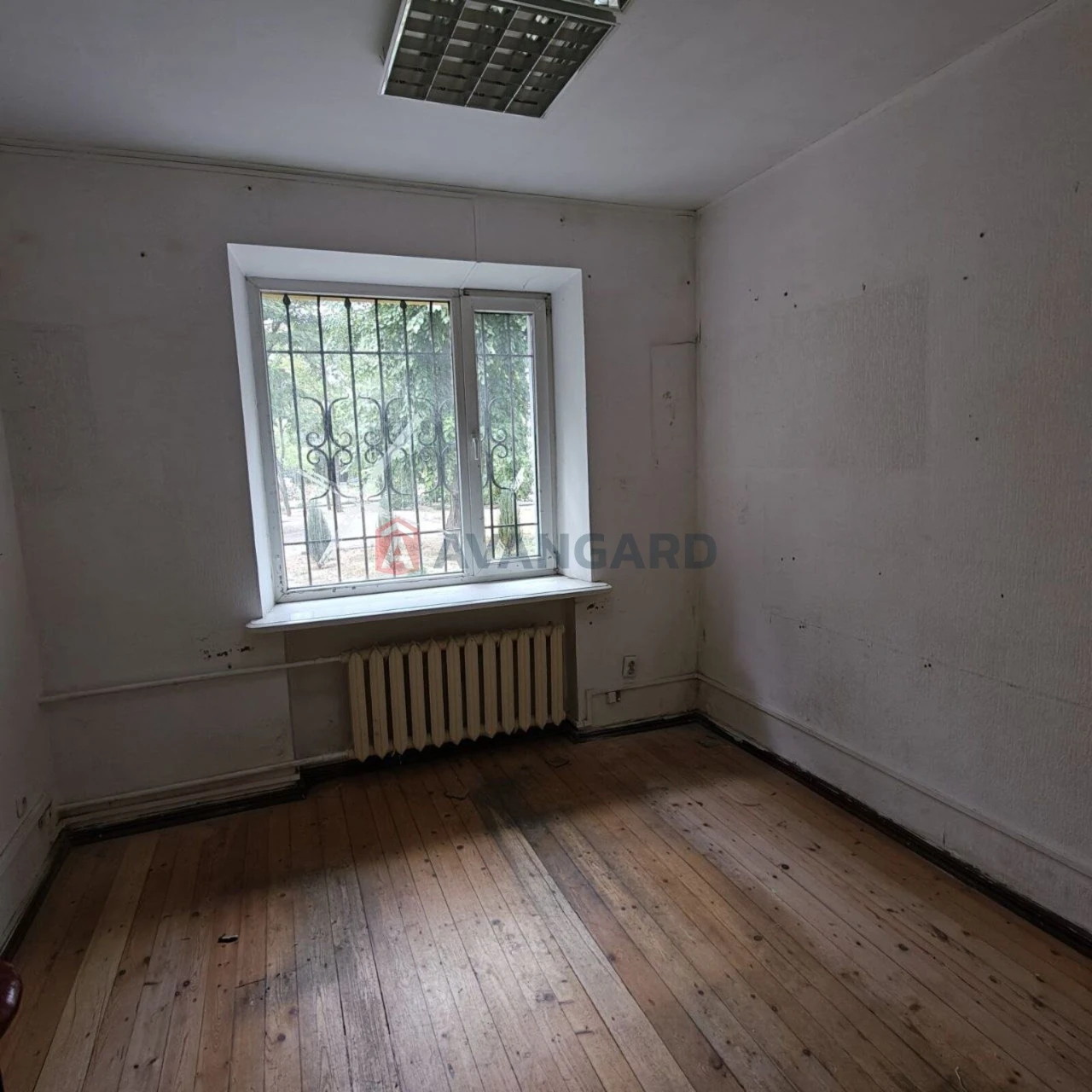 Продаж 2 к кв по пр Соборному 170А, Цоколь.