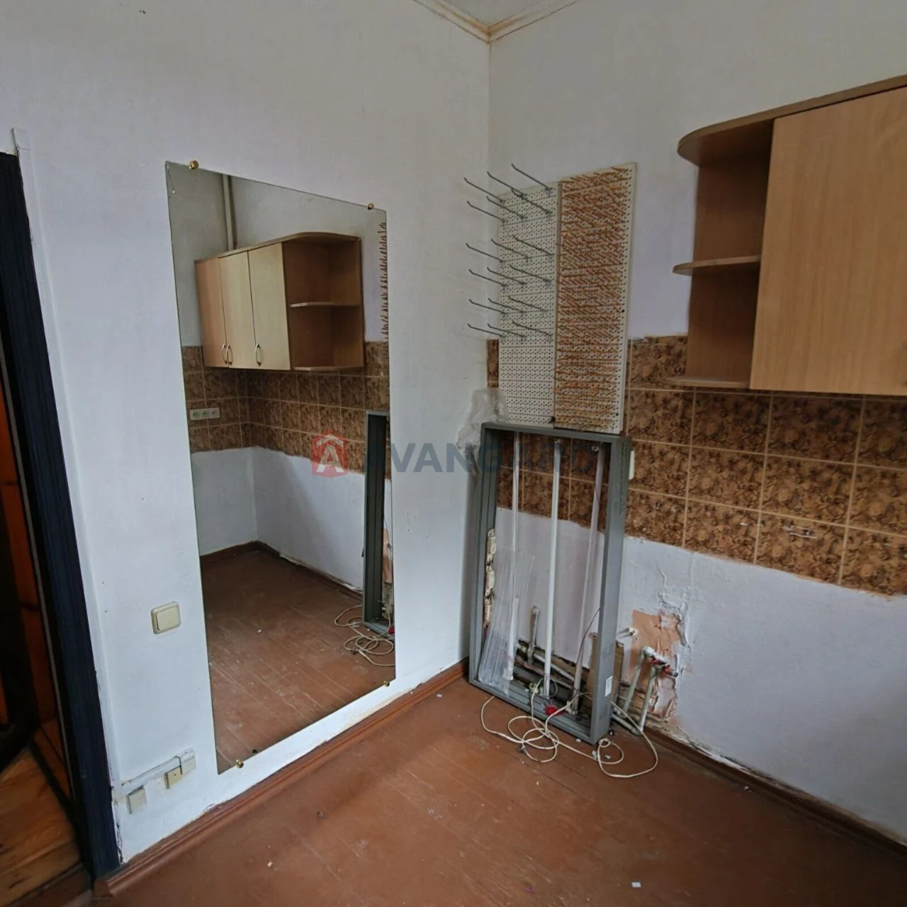 Продаж 2 к кв по пр Соборному 170А, Цоколь.
