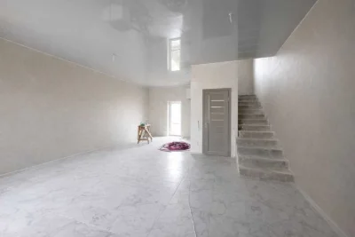 Modern townhouse 145 m² in Sauvignon—quiet, security, ready