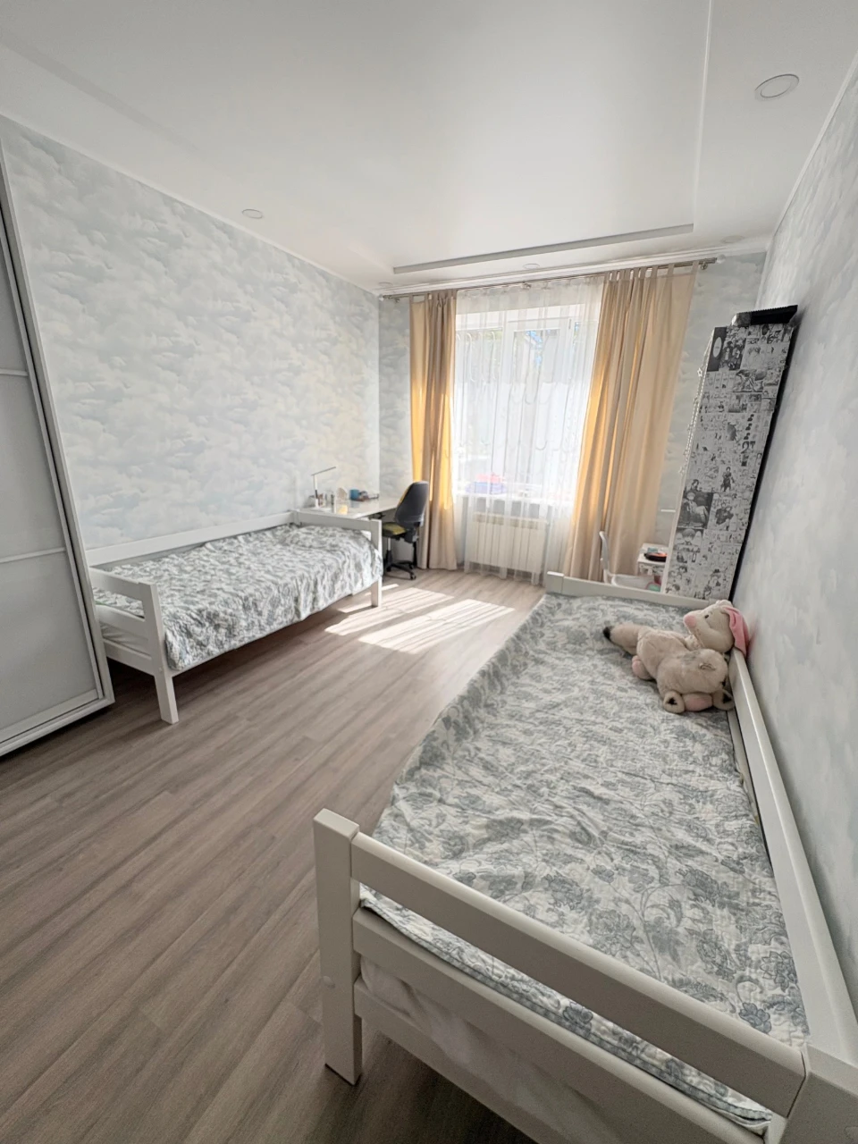 Продаж 3 кімнатної квартири по вул. Миру з гаражем