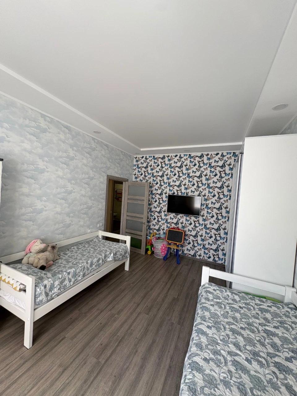 Продаж 3 кімнатної квартири по вул. Миру з гаражем