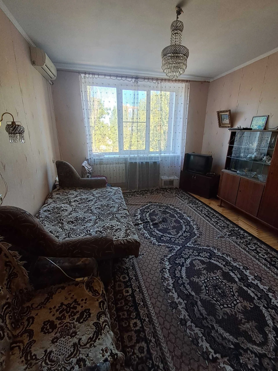 Продаж 2 кімнатної квартири сталінка по пр. Металургів