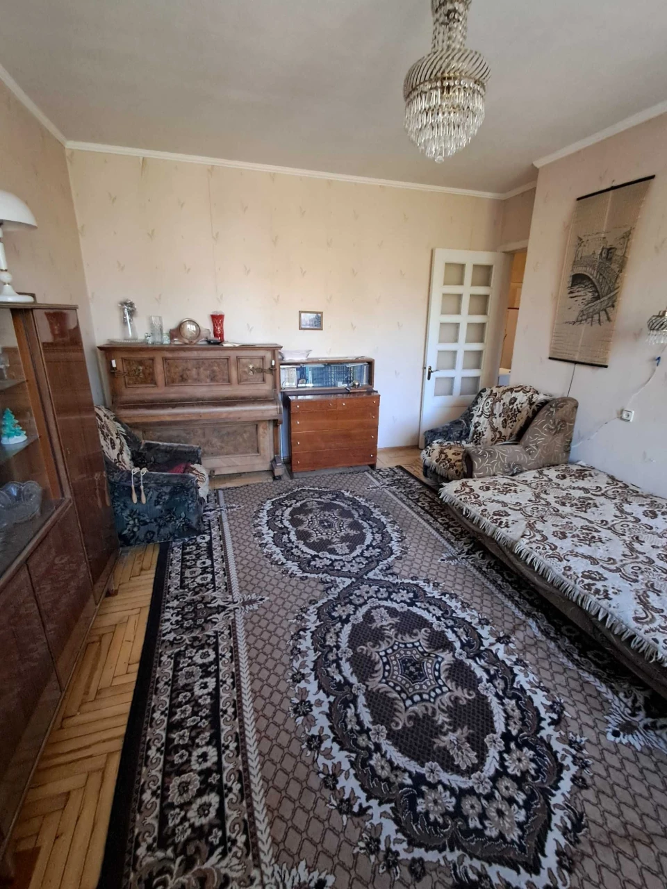 Продаж 2 кімнатної квартири сталінка по пр. Металургів