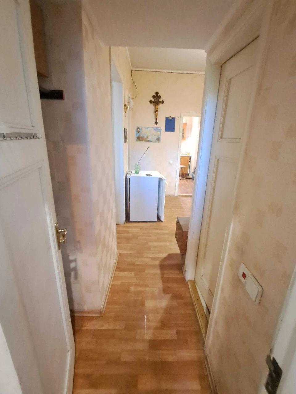 Продаж 2 кімнатної квартири сталінка по пр. Металургів