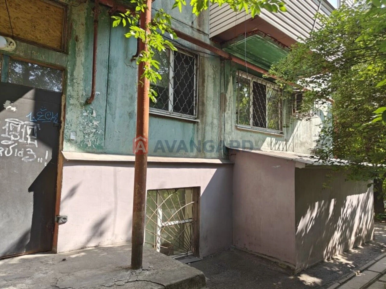 Продається 2х кімнатна квартира з ремонтом р-н 'Україна'