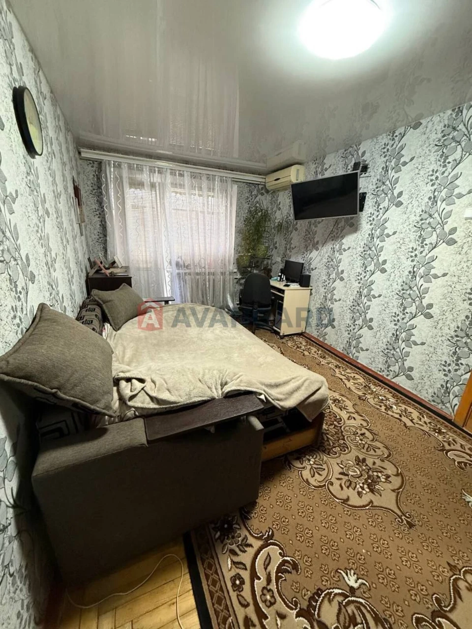 Продам 1 кому квартиру проспект Соборный 152 б