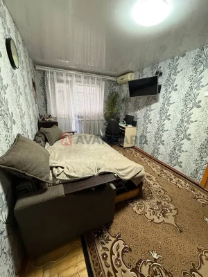 Продам 1 кому квартиру проспект Соборный 152 б