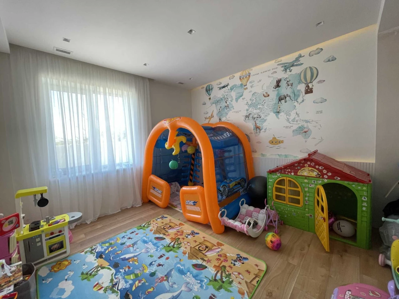 Продаж будинку 200 м² з ремонтом, 25 сотих — Великий Луг