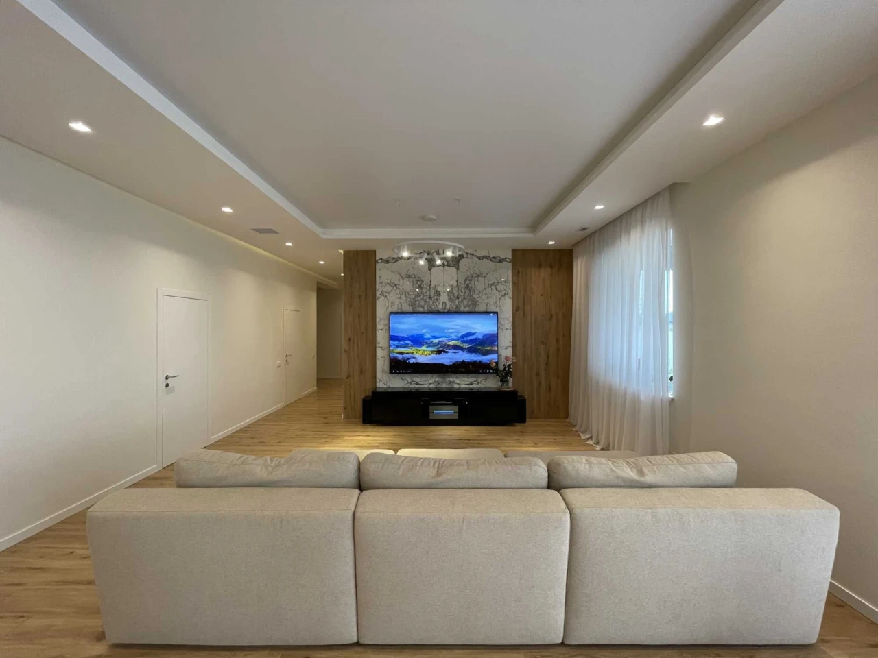 Продаж будинку 200 м² з ремонтом, 25 сотих — Великий Луг