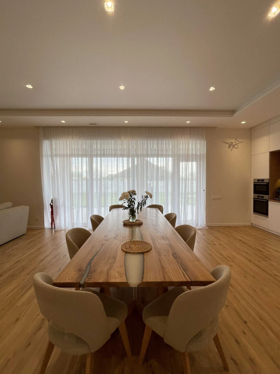 Продаж будинку 200 м² з ремонтом, 25 сотих — Великий Луг