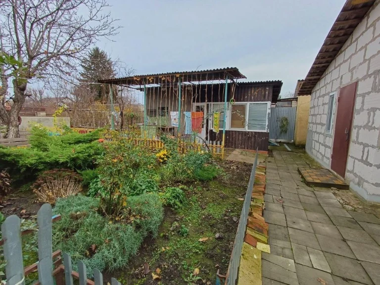 Selling part of a house with a plot in Lenselishche (SH-215-731)