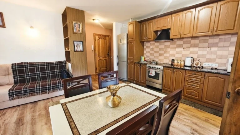 Продається 3-кімнатна квартира ,70.9м2, в мікрорайоні Вишень