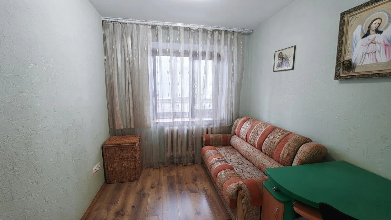 Продається 3-кімнатна квартира ,70.9м2, в мікрорайоні Вишень