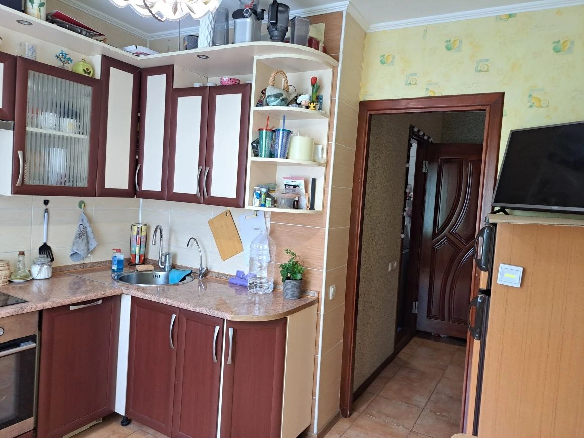 продам квартиру на Кореатовичів