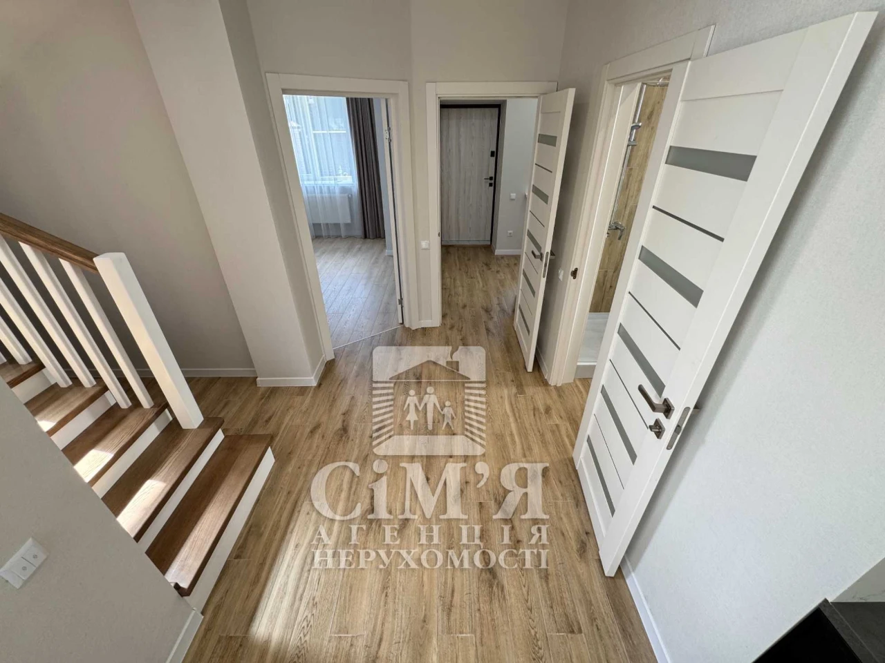 Продам НОВИЙ просторий сучасний будинок 4 кім + кухня студія
