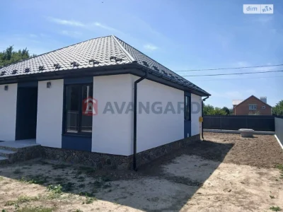 Продаж сучасного будинку у зручній локації.