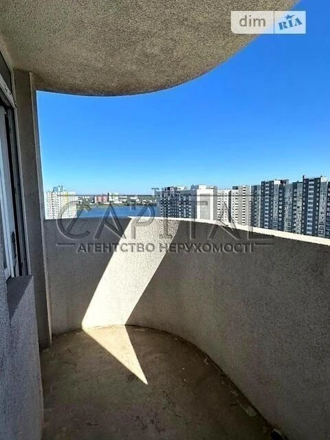 Sale of 3-room apartment 80 sq. m. on Solomiya Krushelnytska Street •