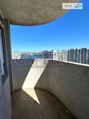 Sale of 3-room apartment 80 sq. m. on Solomiya Krushelnytska Street •