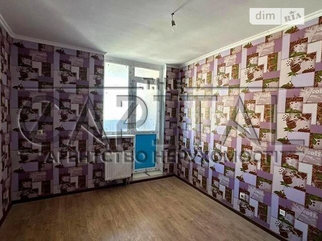 Sale of 3-room apartment 80 sq. m. on Solomiya Krushelnytska Street •
